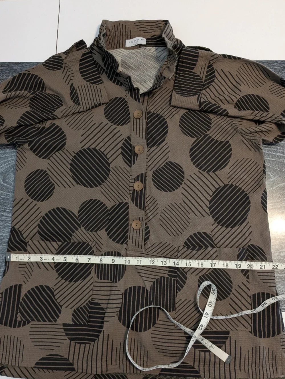 Terra SJ Apparel Large Stand Collar Half Button Shirt Art Deco 3/4 sleeve